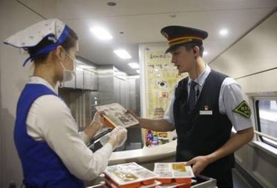 高鐵餐飲新體驗(yàn) 一鍵點(diǎn)餐，美食準(zhǔn)時送達(dá)